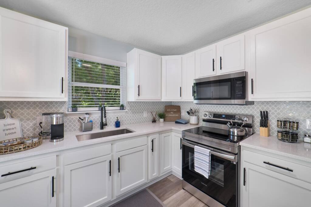 New Modern Bungalow Close To Downtown! Fully Fenced Yard St. Augustine Kültér fotó